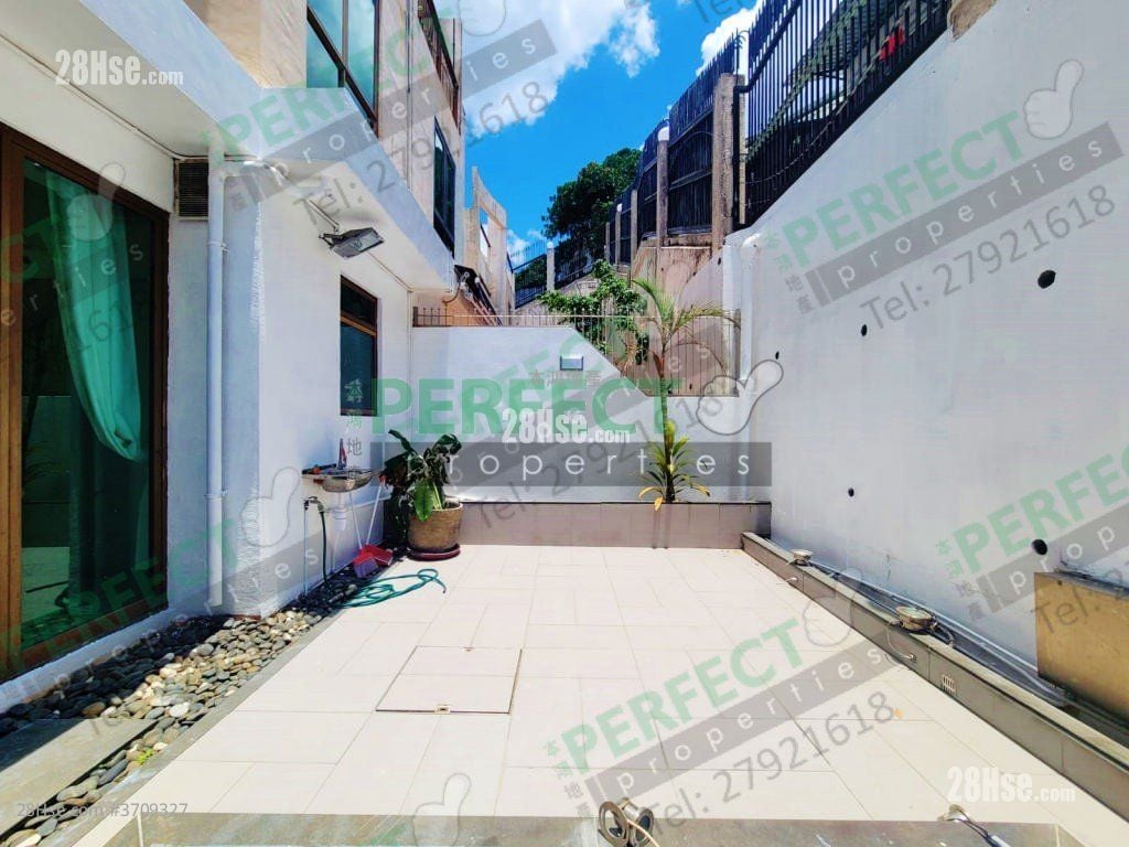 Clear Water Bay Knoll Rental 3 Bedrooms 1,250 ft²