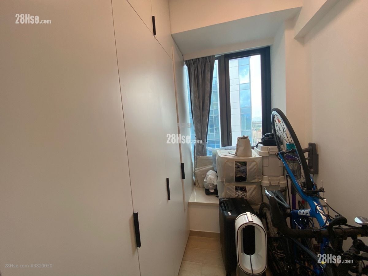 Riva Sell 3 Bedrooms , 2 Bathrooms 649 ft²