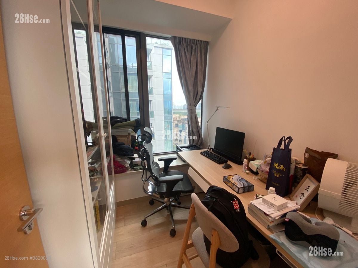 Riva Sell 3 Bedrooms , 2 Bathrooms 649 ft²