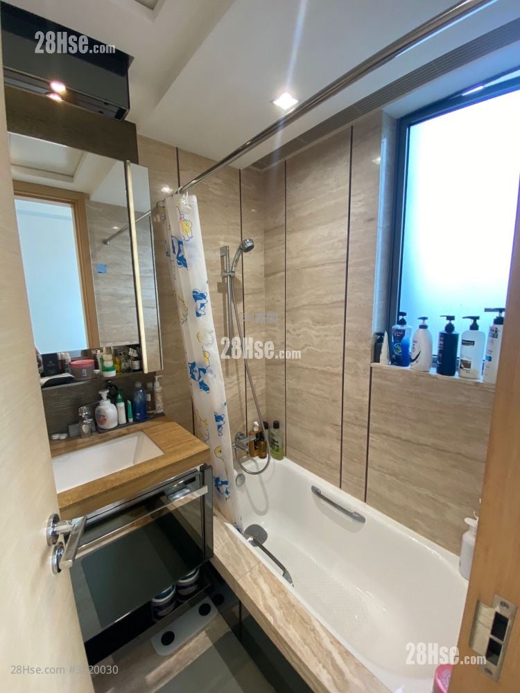 Riva Sell 3 Bedrooms , 2 Bathrooms 649 ft²