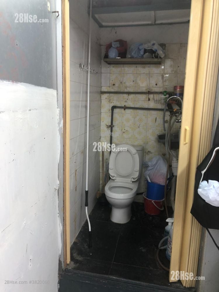 Yuen Fat Building Rental 200 ft²