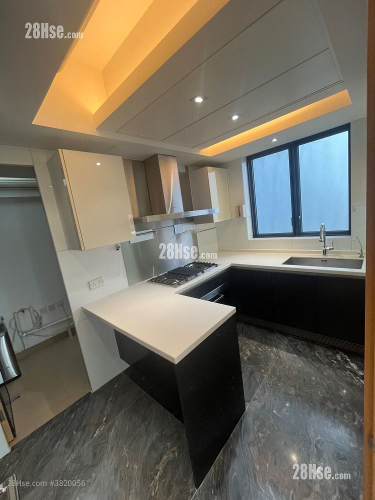 Riva Sell 5+ Bedrooms , 4 Bathrooms 1,294 ft²