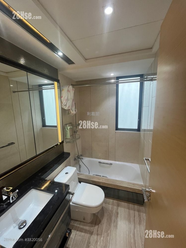 Riva Sell 5+ Bedrooms , 4 Bathrooms 1,294 ft²