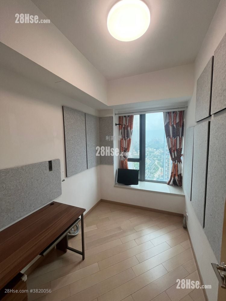 Riva Sell 5+ Bedrooms , 4 Bathrooms 1,294 ft²