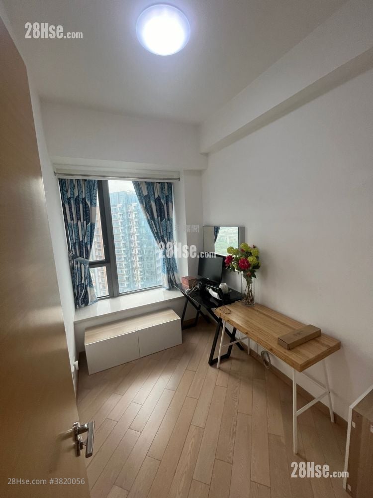 Riva Sell 5+ Bedrooms , 4 Bathrooms 1,294 ft²