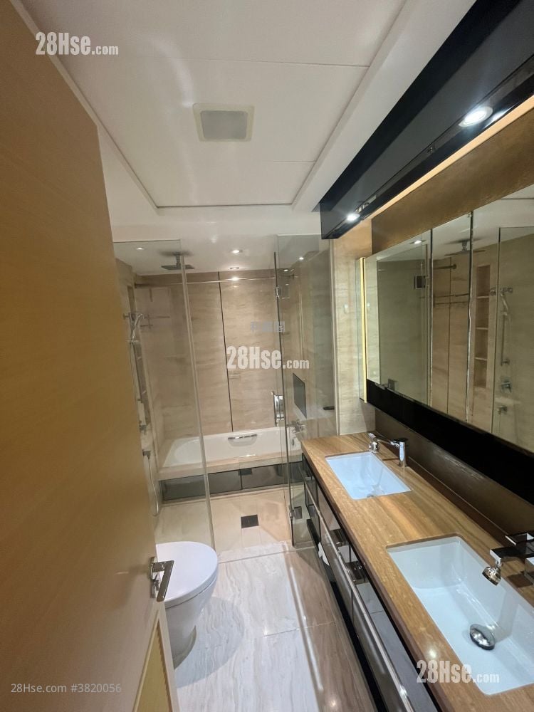 Riva Sell 5+ Bedrooms , 4 Bathrooms 1,294 ft²