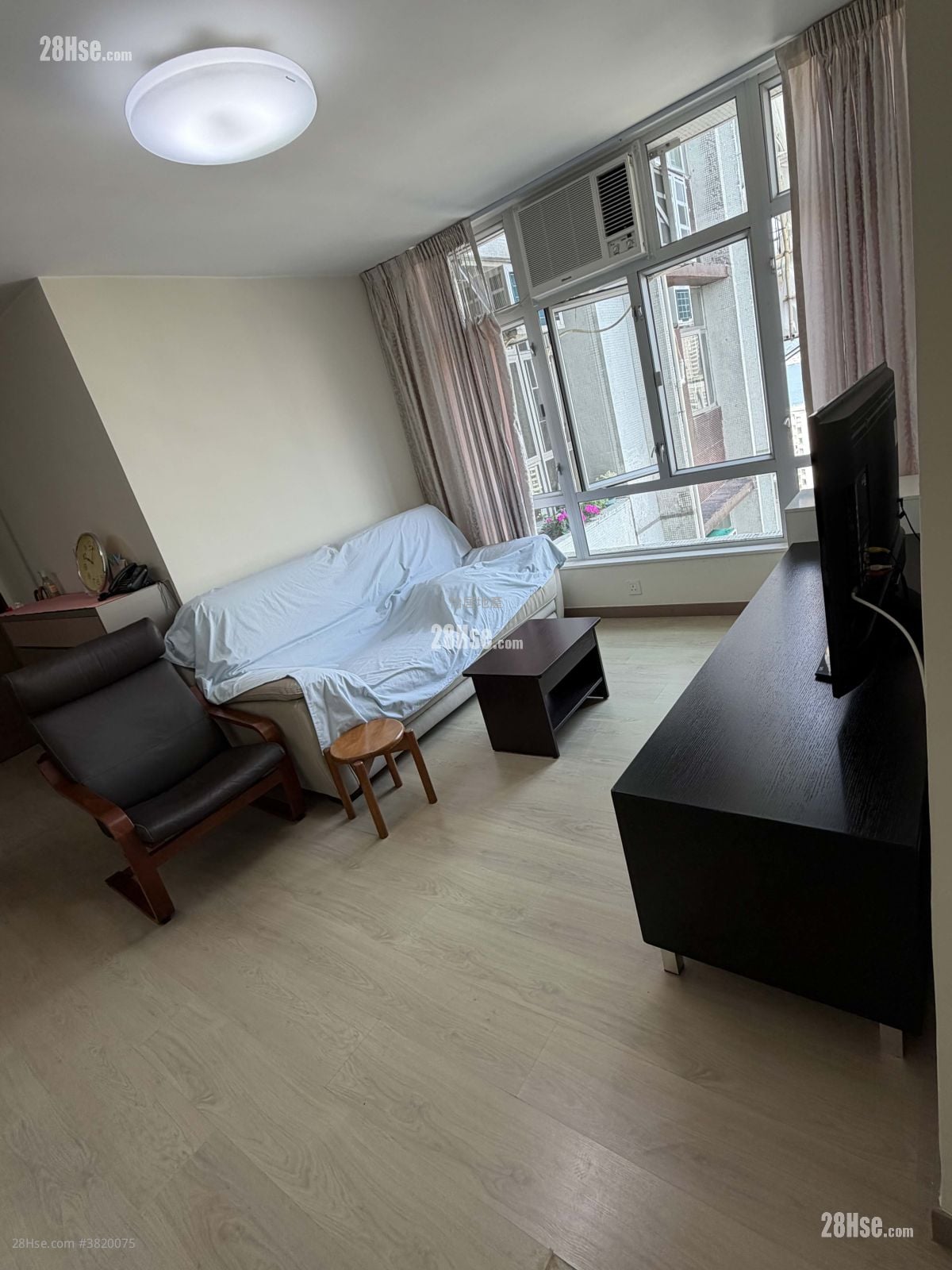 太古城 售盘 3 房 , 2 浴室 708 平方尺