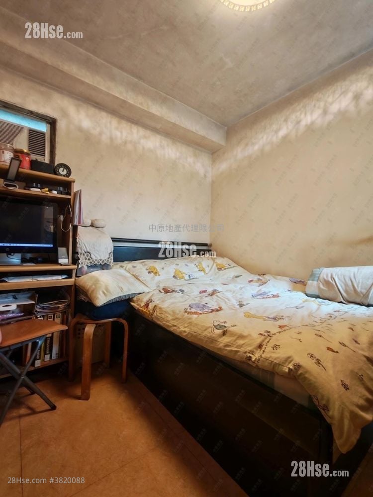 Brilliant Garden Sell 3 Bedrooms 671 ft²