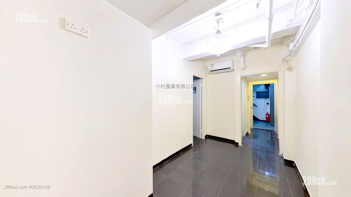 living room: 7 Lan Kwai Fong Rental 2 Bedrooms , 2 Bathrooms 435 ft²