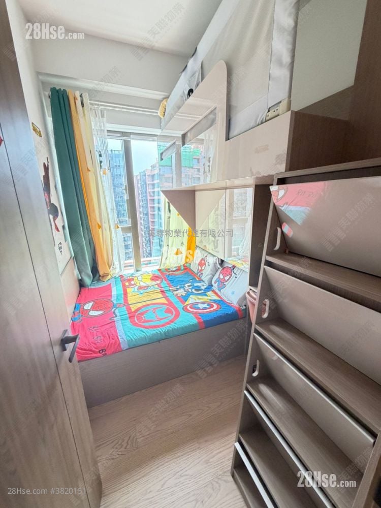 Centra Horizon Sell 2 Bedrooms , 1 Bathroom 585 ft²