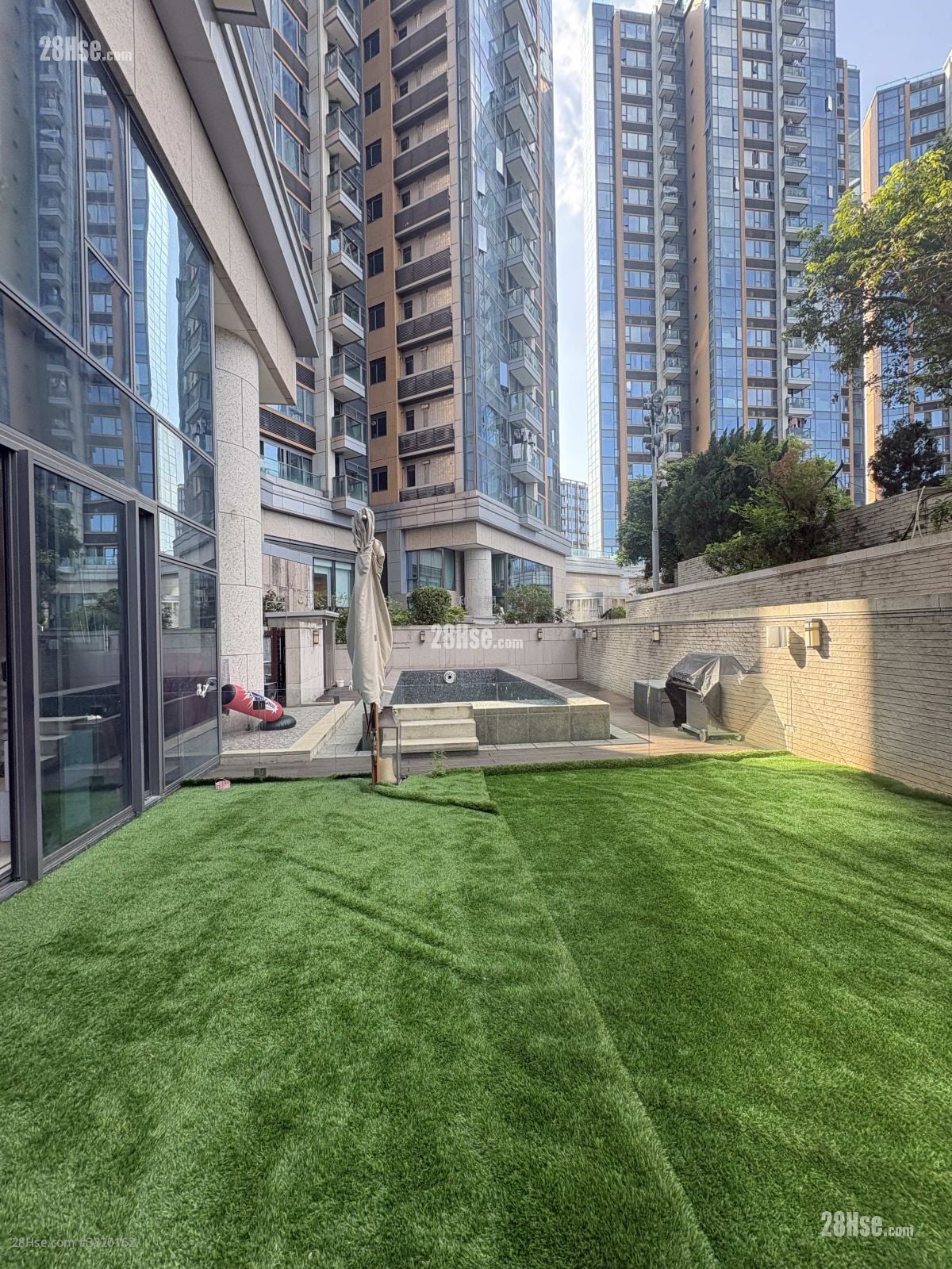 尔峦 售盘 4 房 , 5+ 浴室 1,469 平方尺