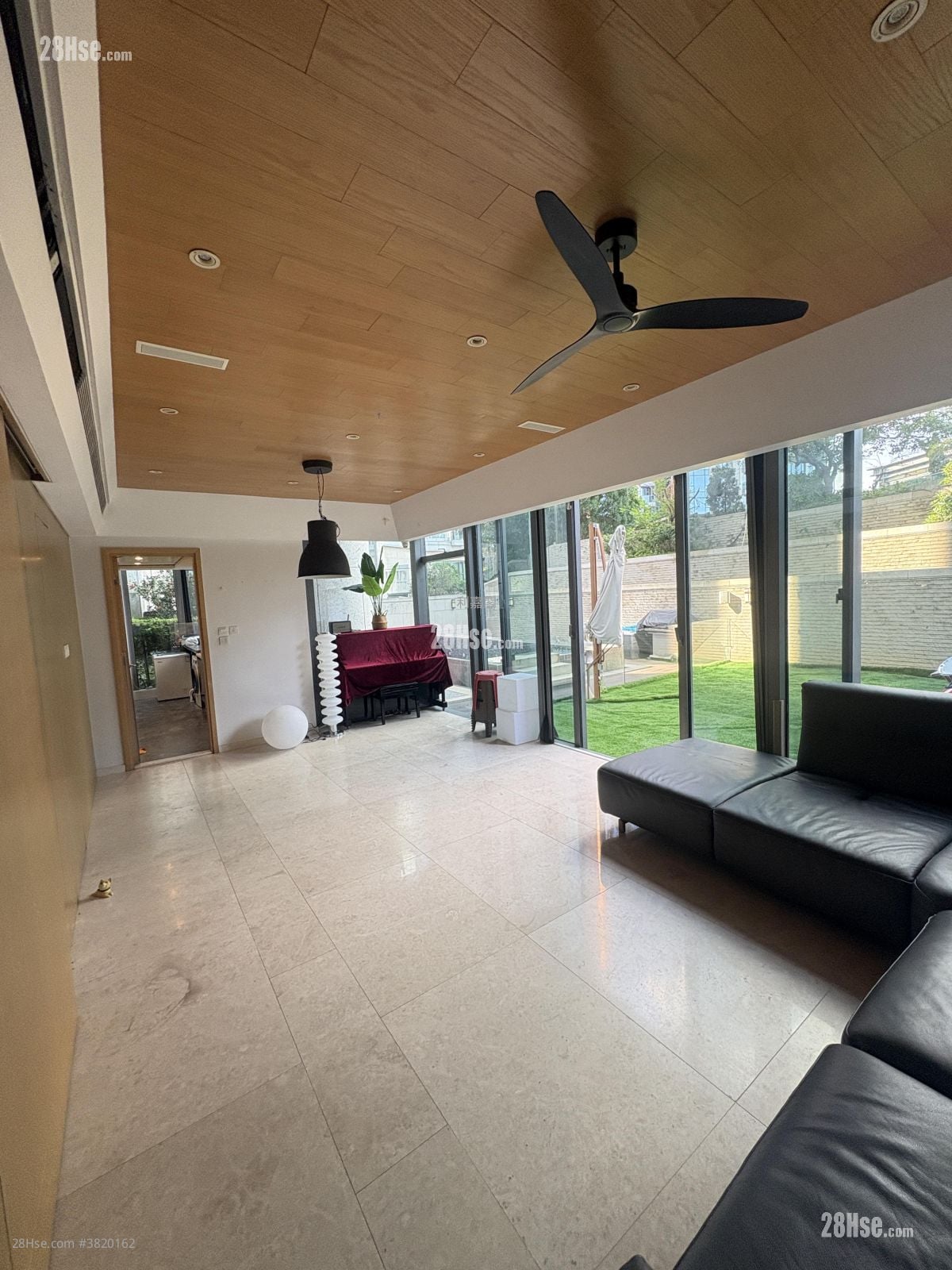 尔峦 售盘 4 房 , 5+ 浴室 1,469 平方尺