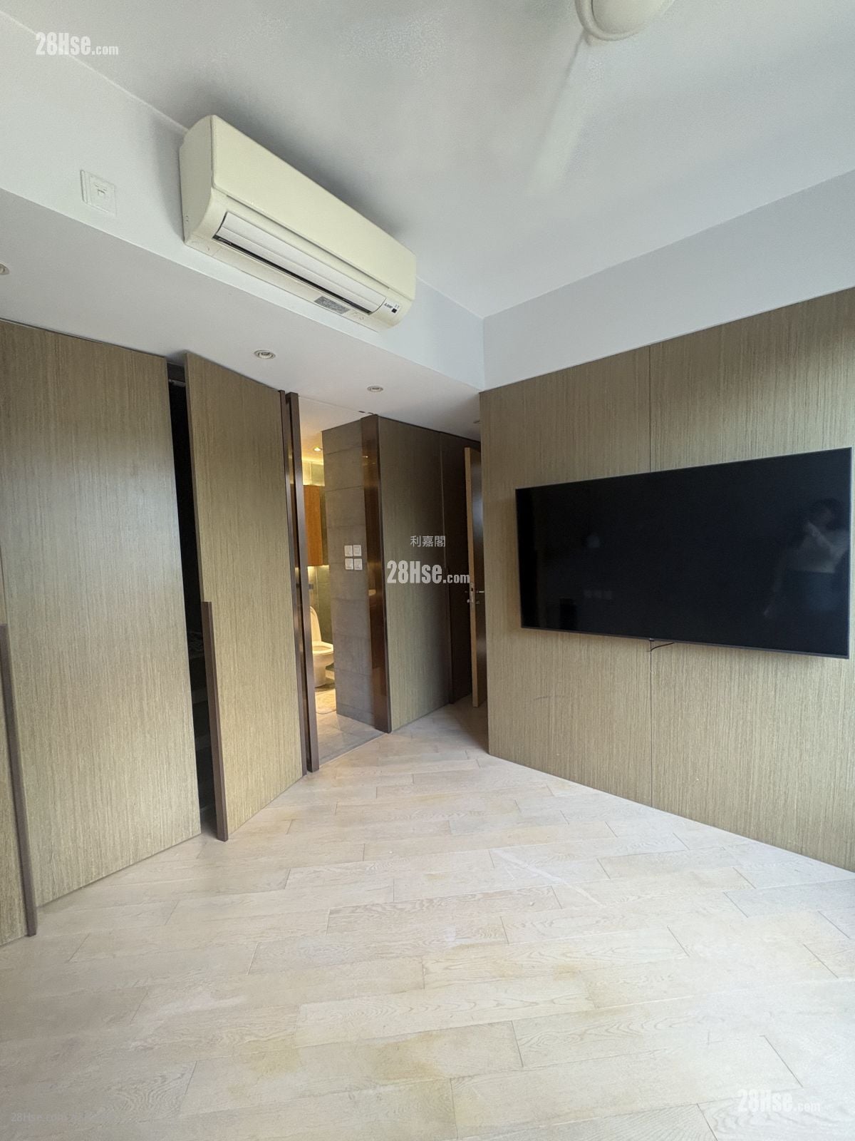 尔峦 售盘 4 房 , 5+ 浴室 1,469 平方尺