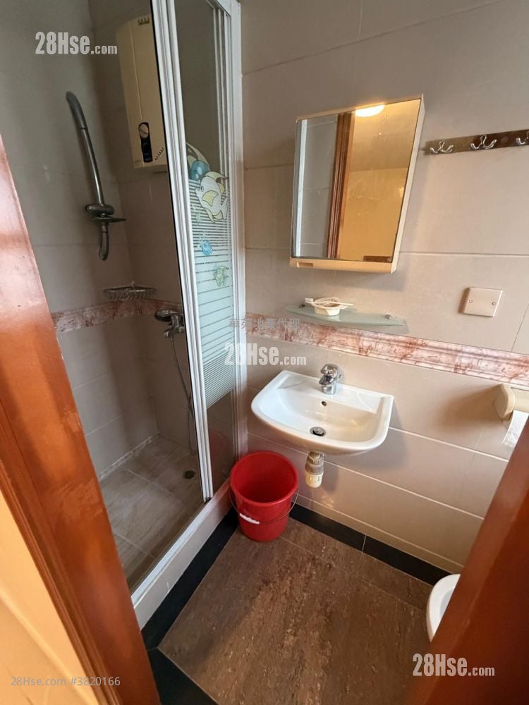 村屋 售盤 2 房 , 2 浴室 700 平方呎