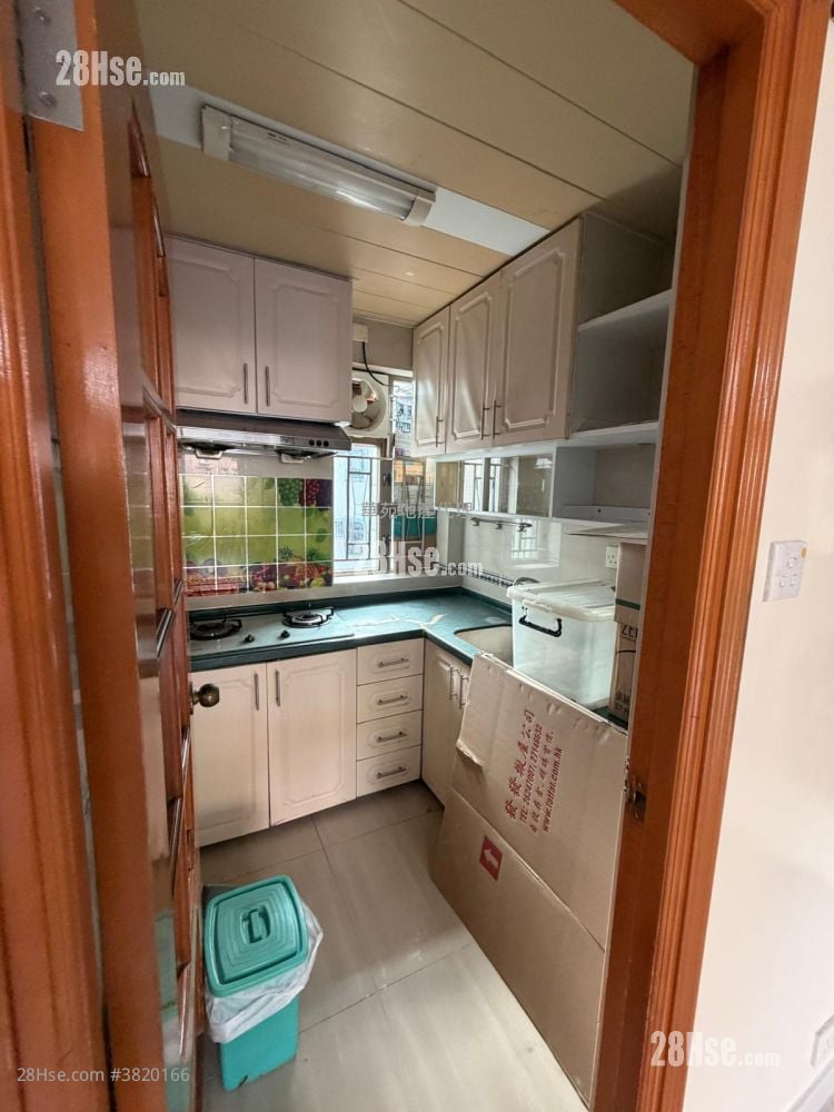 村屋 售盤 2 房 , 2 浴室 700 平方呎