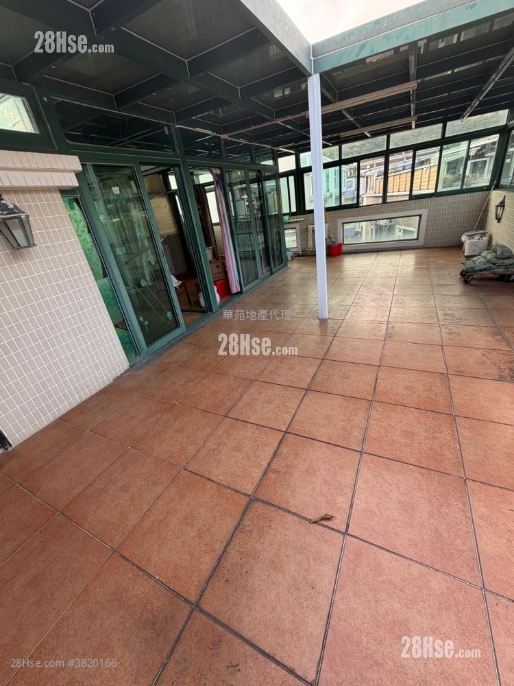 村屋 售盤 2 房 , 2 浴室 700 平方呎