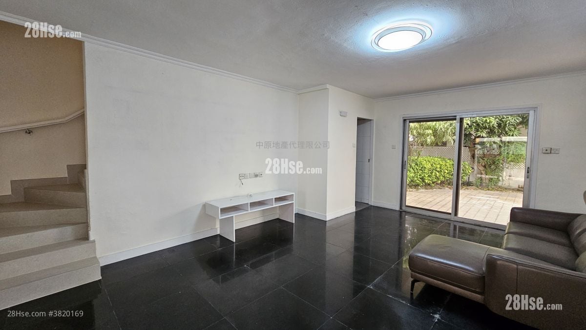 Fairview Park Rental 2 Bathrooms 1,035 ft²