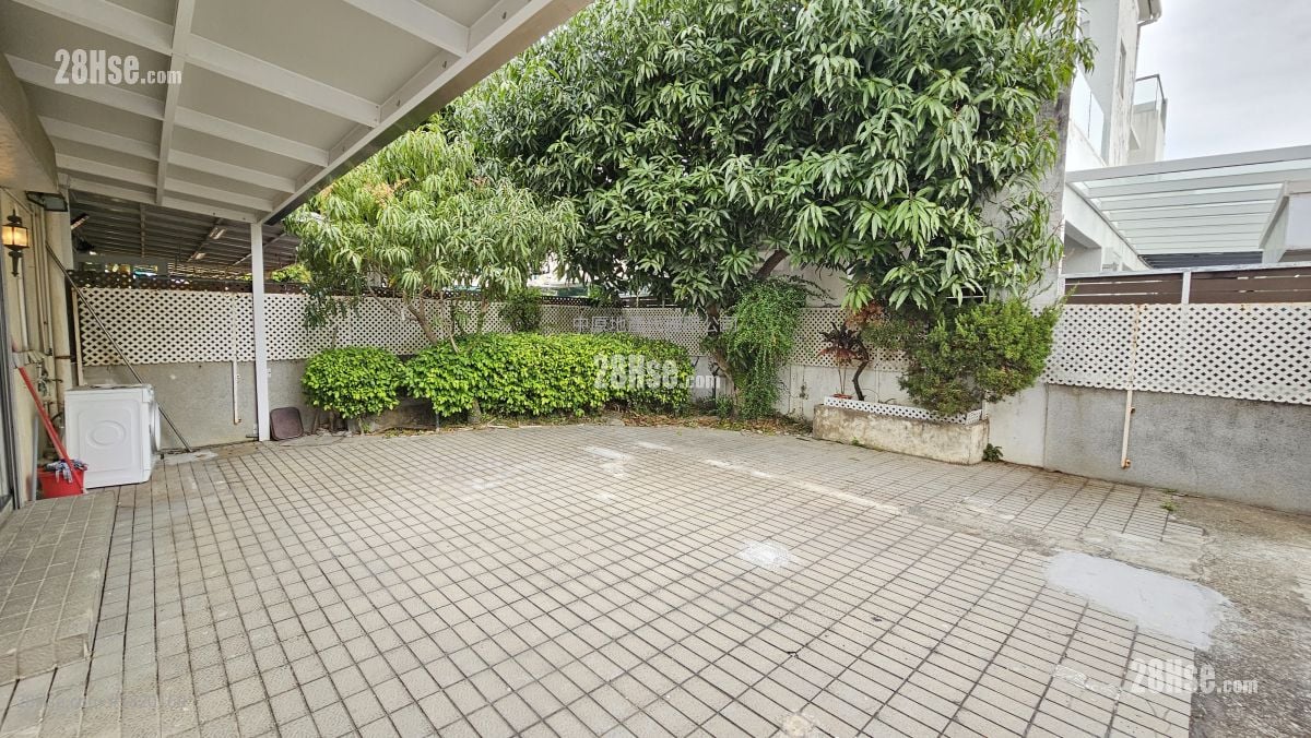 Fairview Park Rental 2 Bathrooms 1,035 ft²