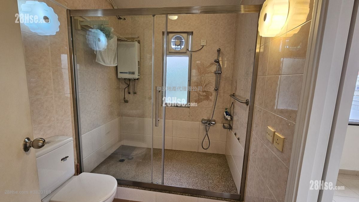 Fairview Park Rental 2 Bathrooms 1,035 ft²