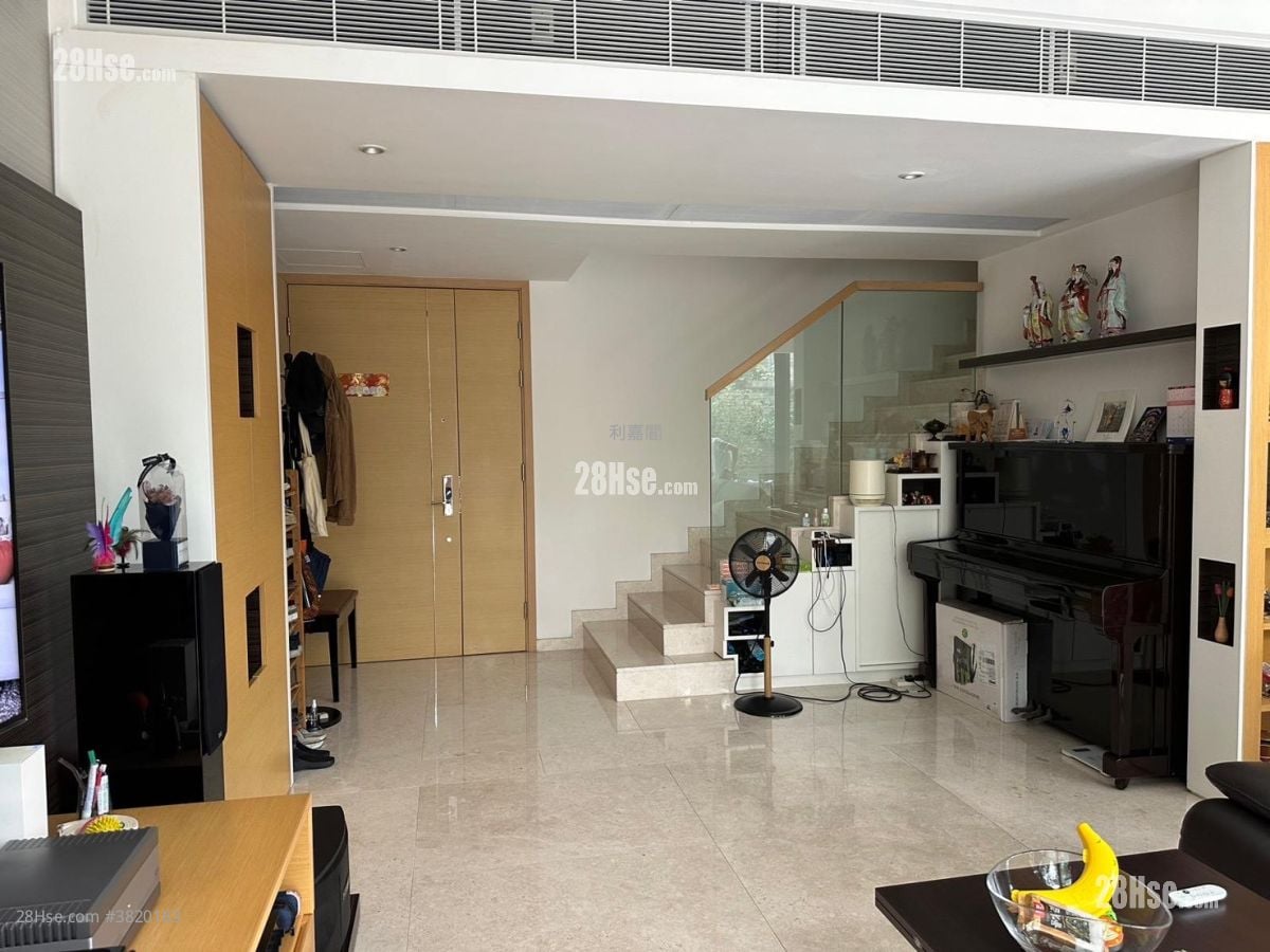 Riva Sell 4 Bedrooms , 5+ Bathrooms 1,469 ft²