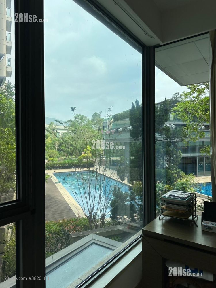 Riva Sell 4 Bedrooms , 5+ Bathrooms 1,469 ft²