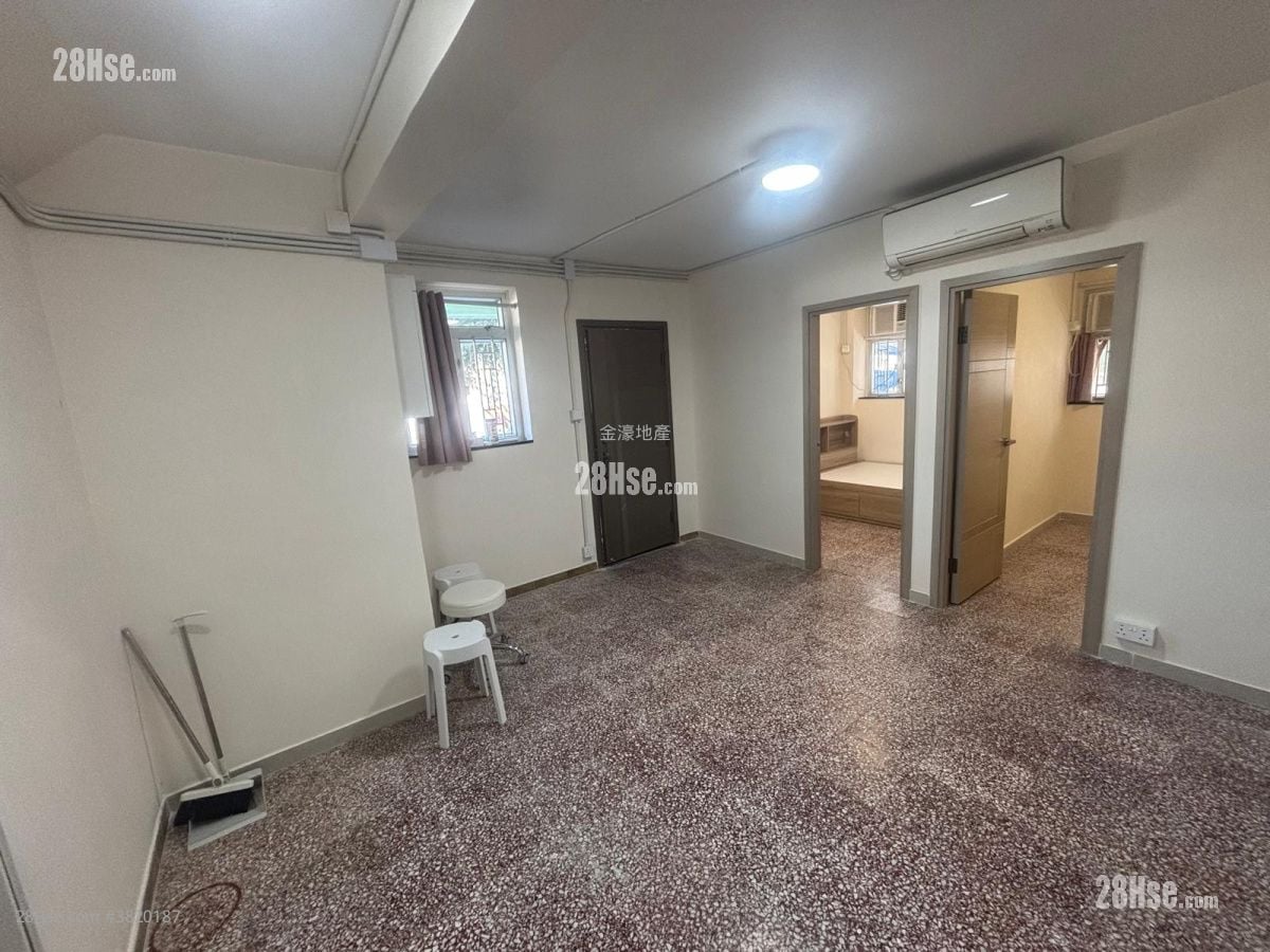 村屋 租盘 2 房 , 1 浴室