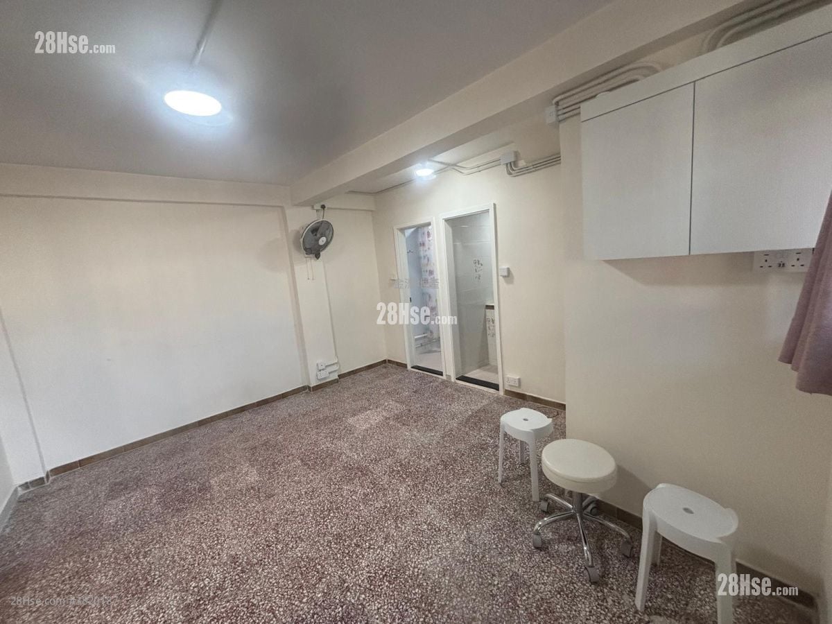 村屋 租盘 2 房 , 1 浴室