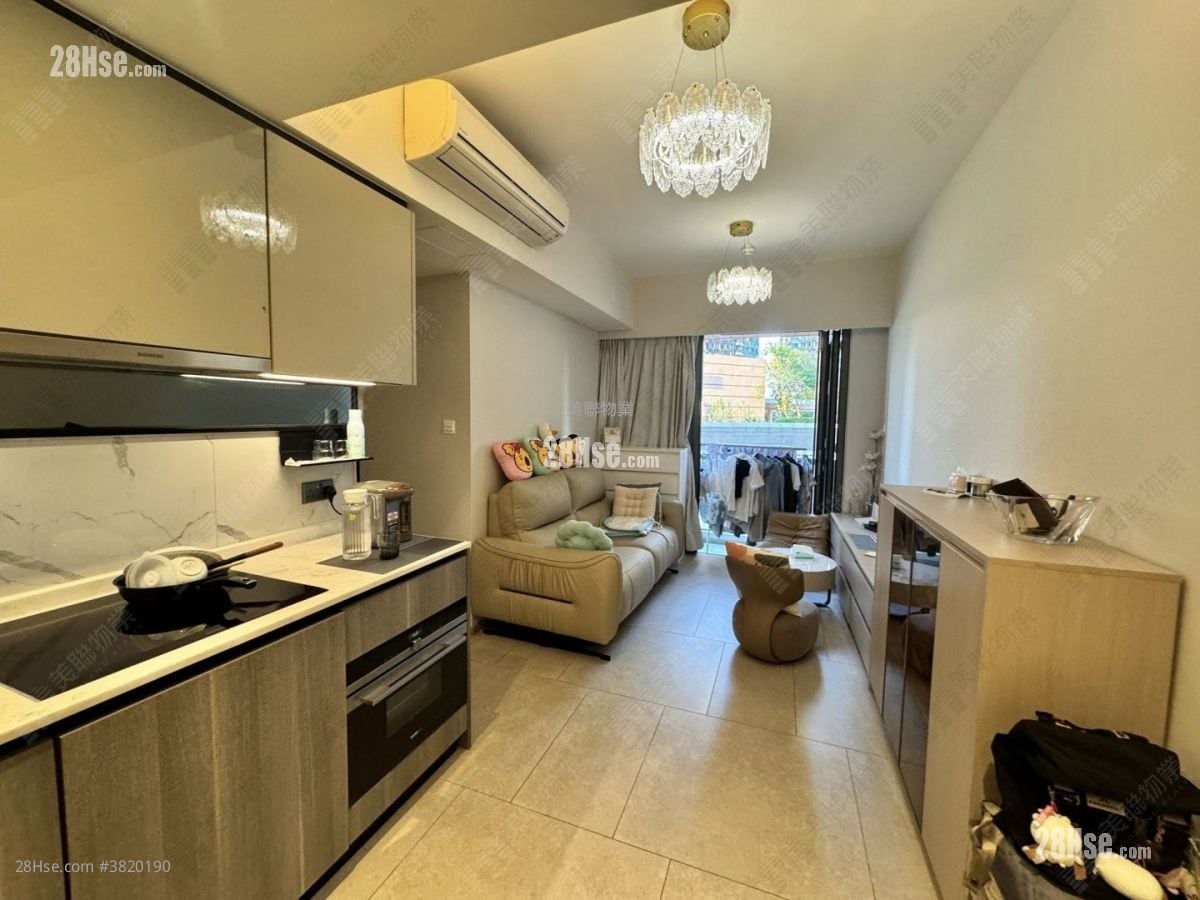 The Yoho Hub Sell 3 Bedrooms , 2 Bathrooms 537 ft²