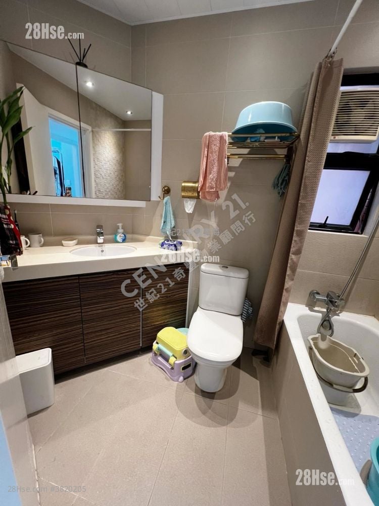 雅典居 售盘 3 房 , 2 浴室 875 平方尺