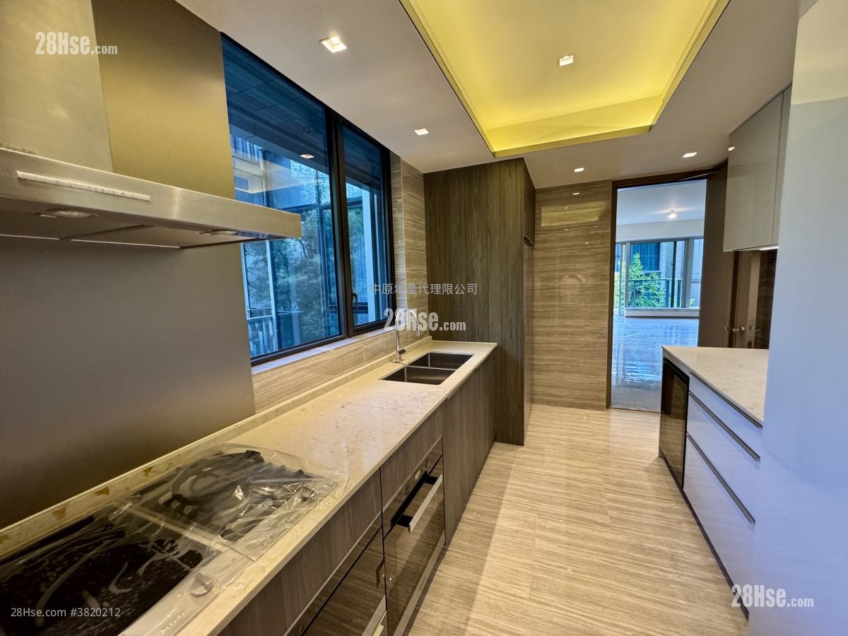 Mount Regalia Sell 4 Bedrooms 1,616 ft²