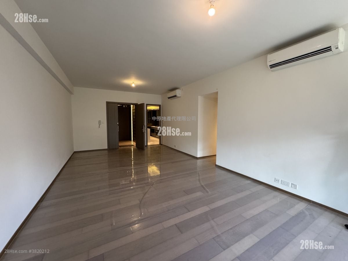 Mount Regalia Sell 4 Bedrooms 1,616 ft²