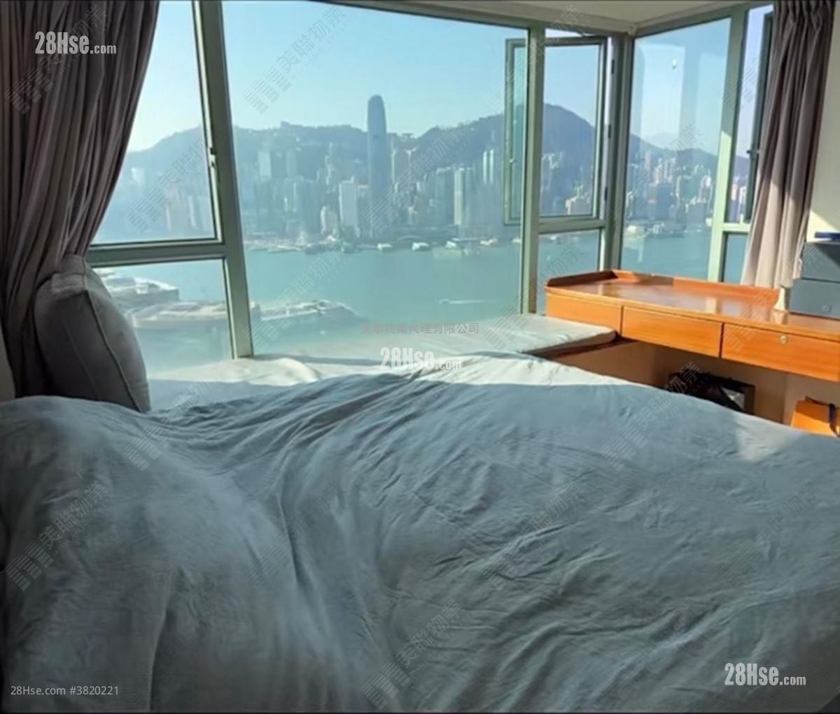 The Victoria Towers Rental 821 ft²