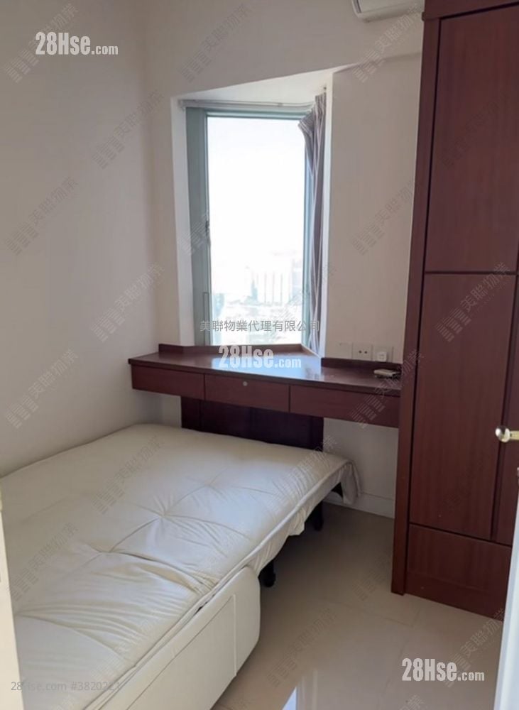 The Victoria Towers Rental 821 ft²