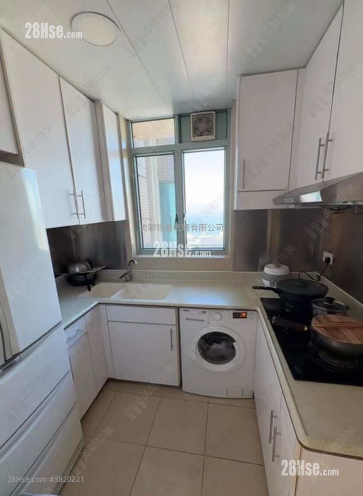 The Victoria Towers Rental 821 ft²