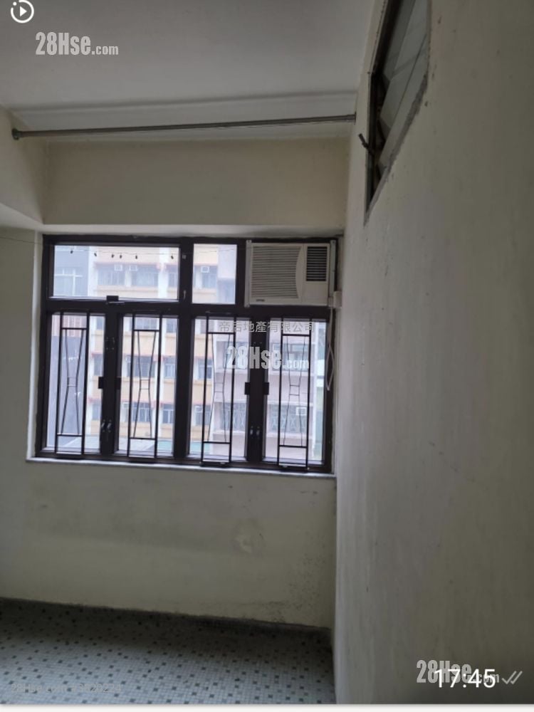 海外信詫銀行大廈 Sell 2 Bedrooms 470 ft²