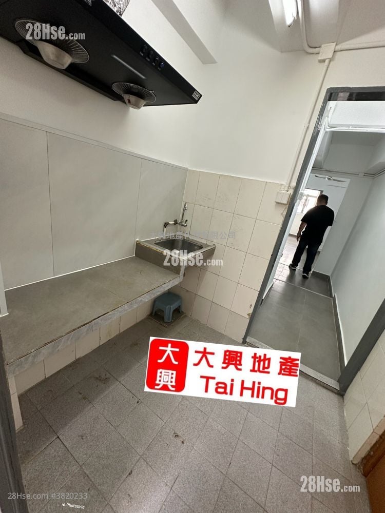 唐楼 租盘 2 房 , 1 浴室 392 平方尺