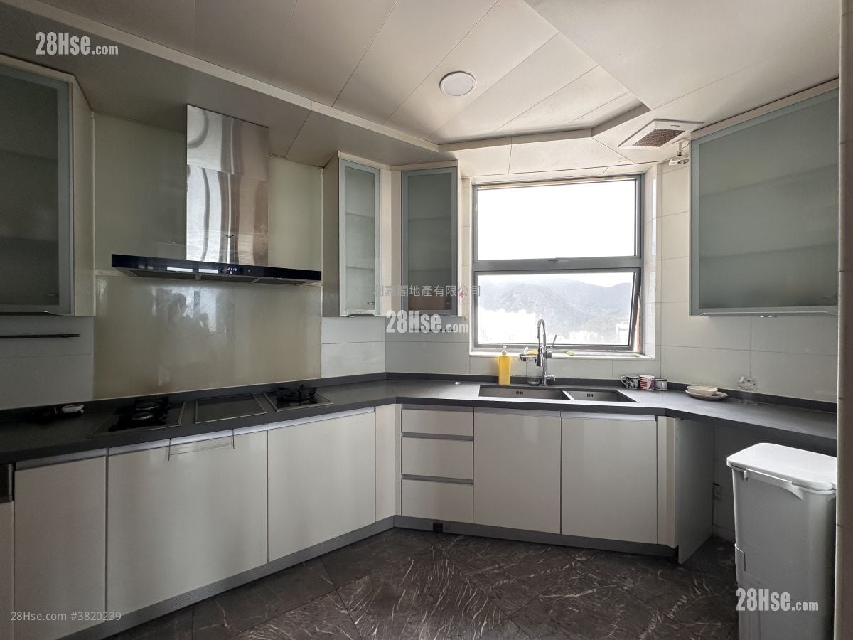 The Palazzo Rental 4 Bedrooms , 3 Bathrooms 1,847 ft²