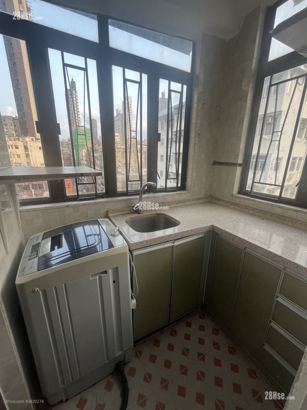 Hing Lung Building Sell 3 Bedrooms , 3 Bathrooms 510 ft²