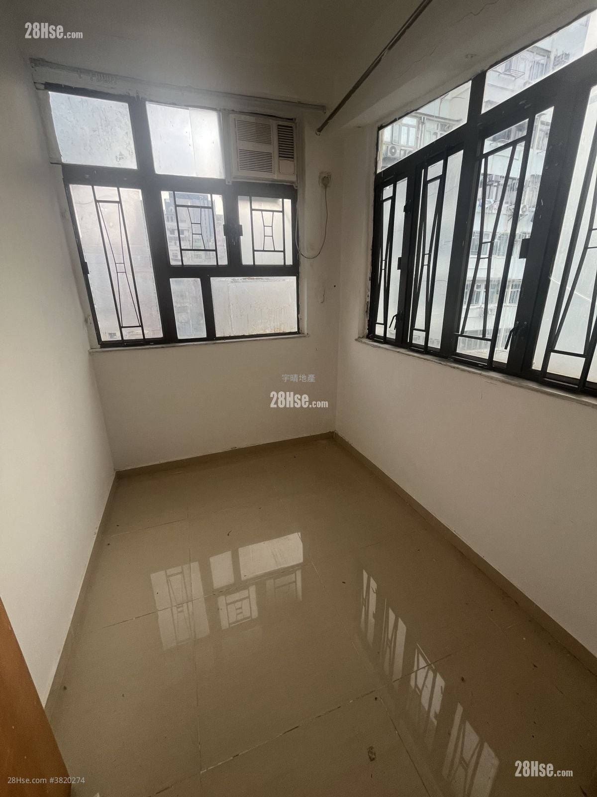Hing Lung Building Sell 3 Bedrooms , 3 Bathrooms 510 ft²