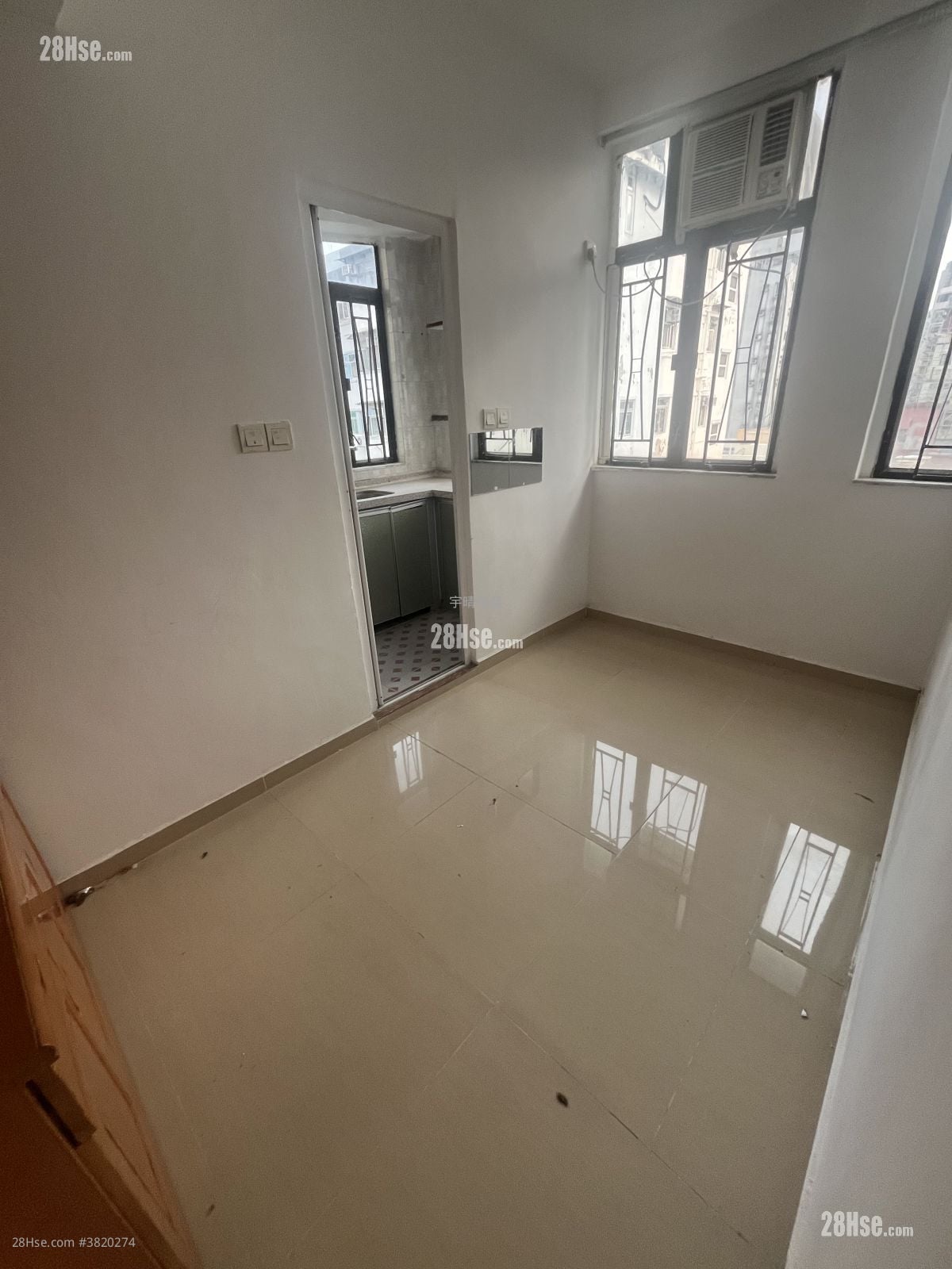 Hing Lung Building Sell 3 Bedrooms , 3 Bathrooms 510 ft²