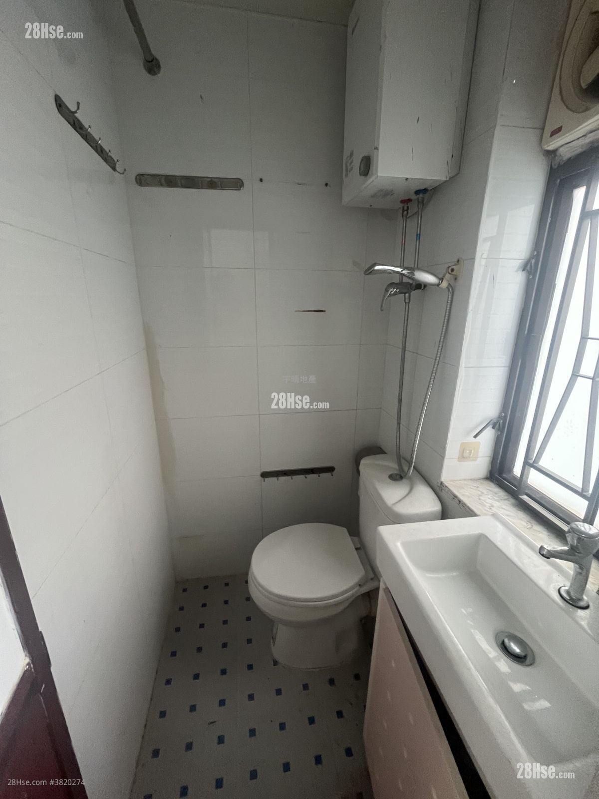 Hing Lung Building Sell 3 Bedrooms , 3 Bathrooms 510 ft²