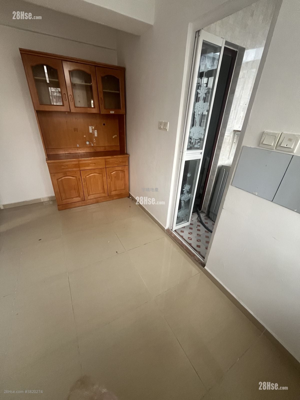 Hing Lung Building Sell 3 Bedrooms , 3 Bathrooms 510 ft²