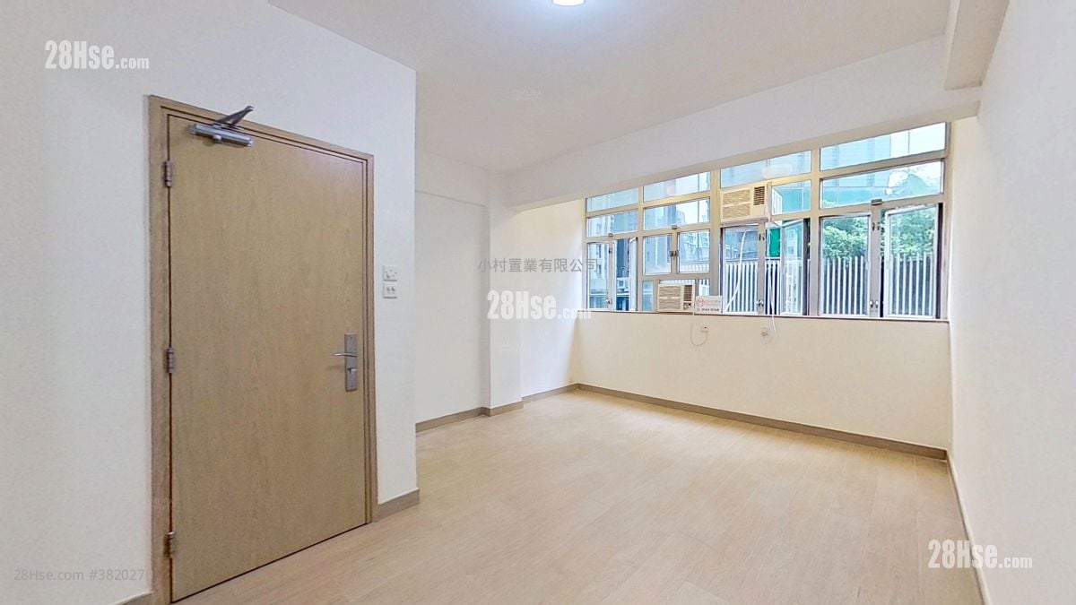 厅: 坚道111-113号 租盘 2 房 , 1 浴室 666 平方尺