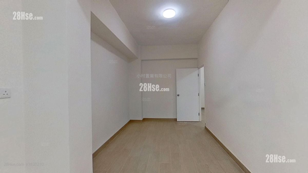 主人房: 坚道111-113号 租盘 2 房 , 1 浴室 666 平方尺