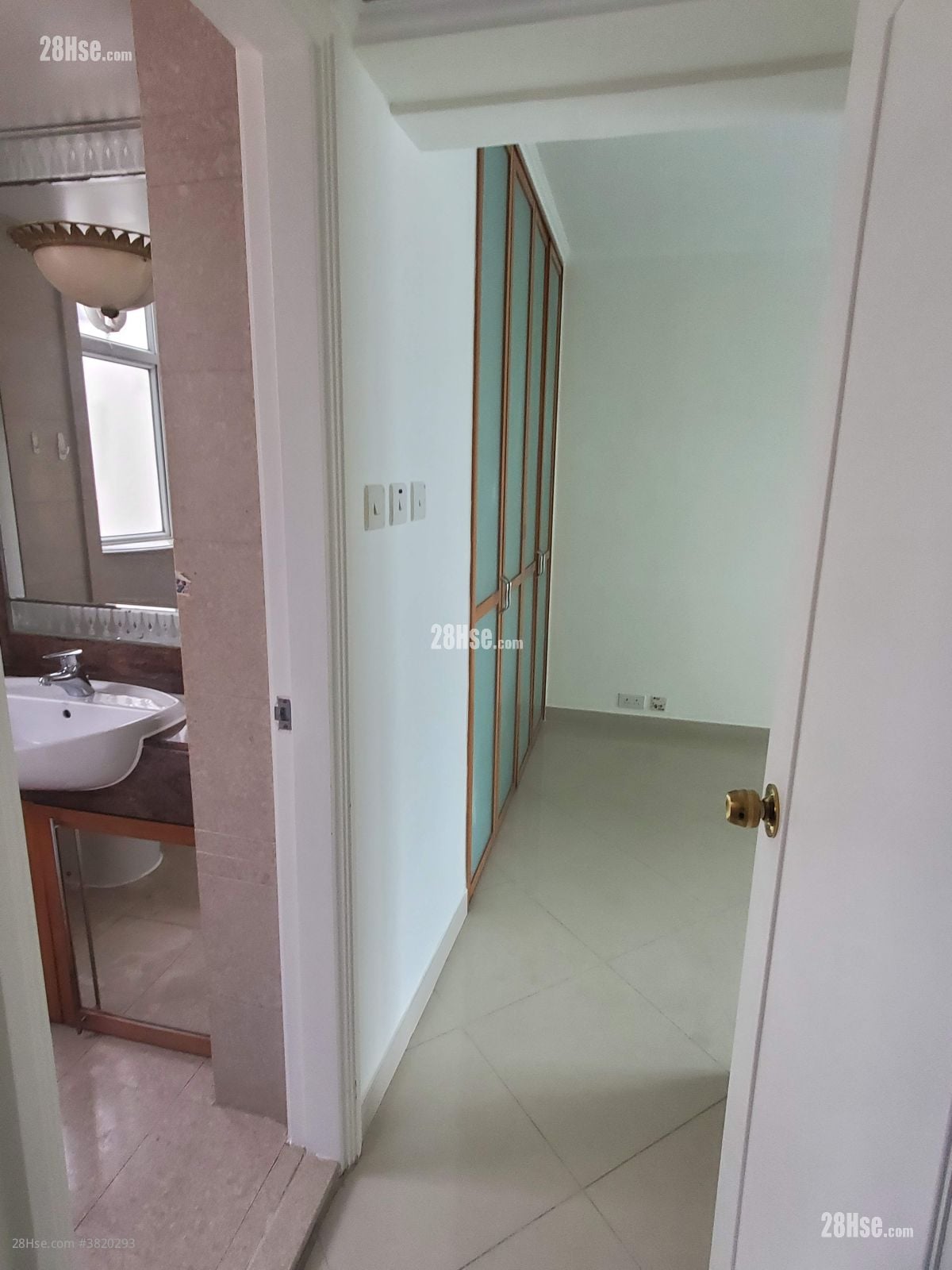 海逸豪园 租盘 4 房 , 2 浴室 884 平方尺