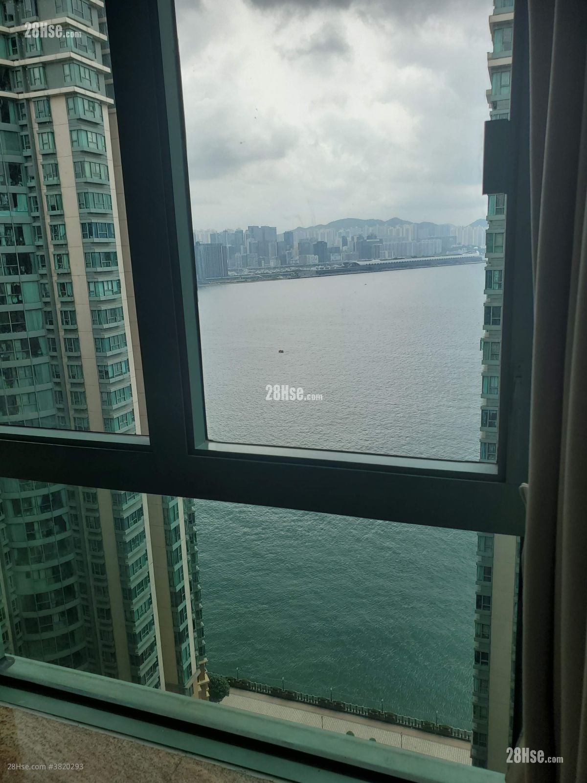 海逸豪园 租盘 4 房 , 2 浴室 884 平方尺