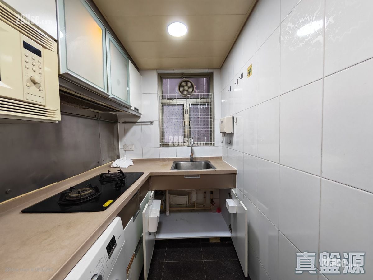 Yoho Town Sell 2 Bedrooms 422 ft²