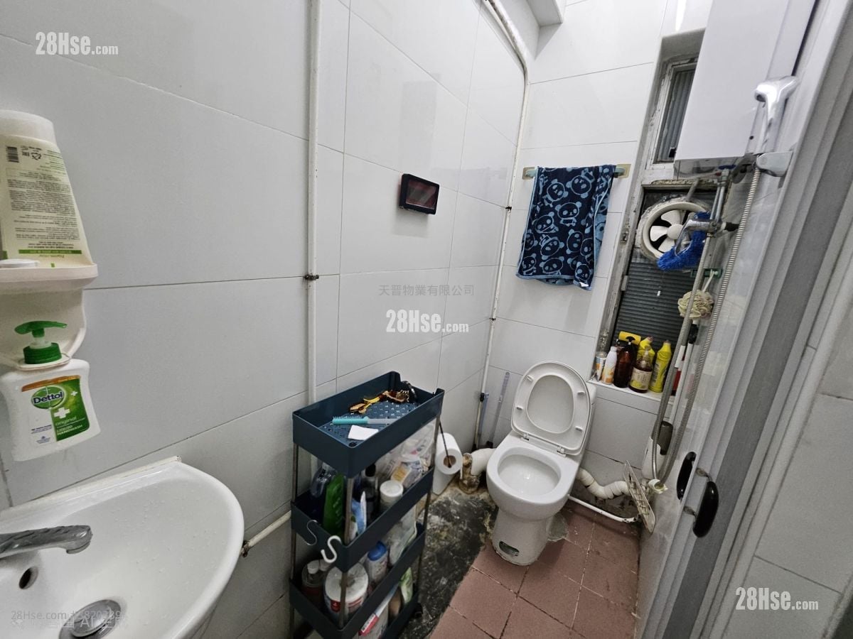 唐樓 售盤 1 浴室 243 平方呎