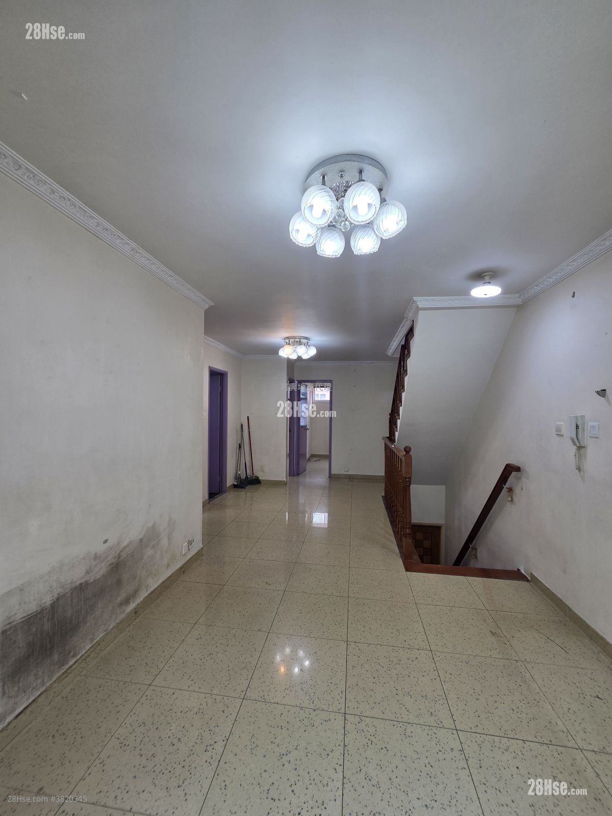 村屋 售盘 3 房 , 2 浴室