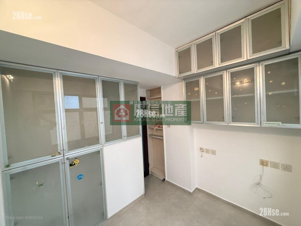 長興大廈 售盤 1 房 , 1 浴室 256 平方呎